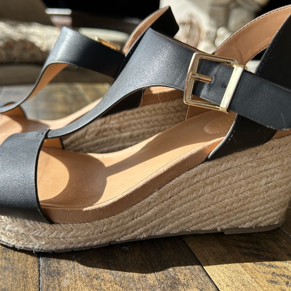 Kenneth Cole reaction wedge platform sandal, black size 8.5 - Picture 2 of 2